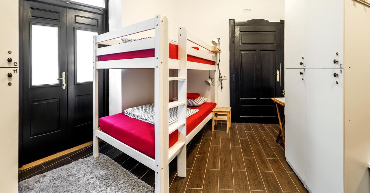 Turn Hostel Ljubljana Buitenkant foto