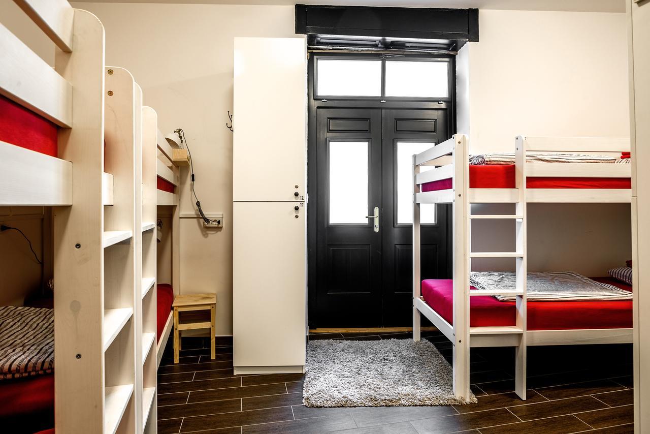 Turn Hostel Ljubljana Buitenkant foto