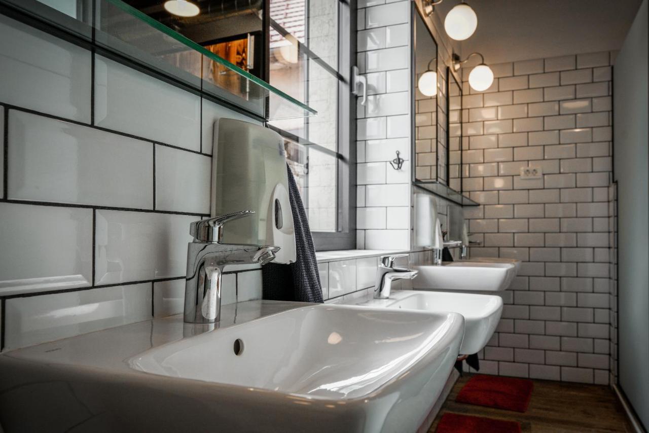 Turn Hostel Ljubljana Buitenkant foto