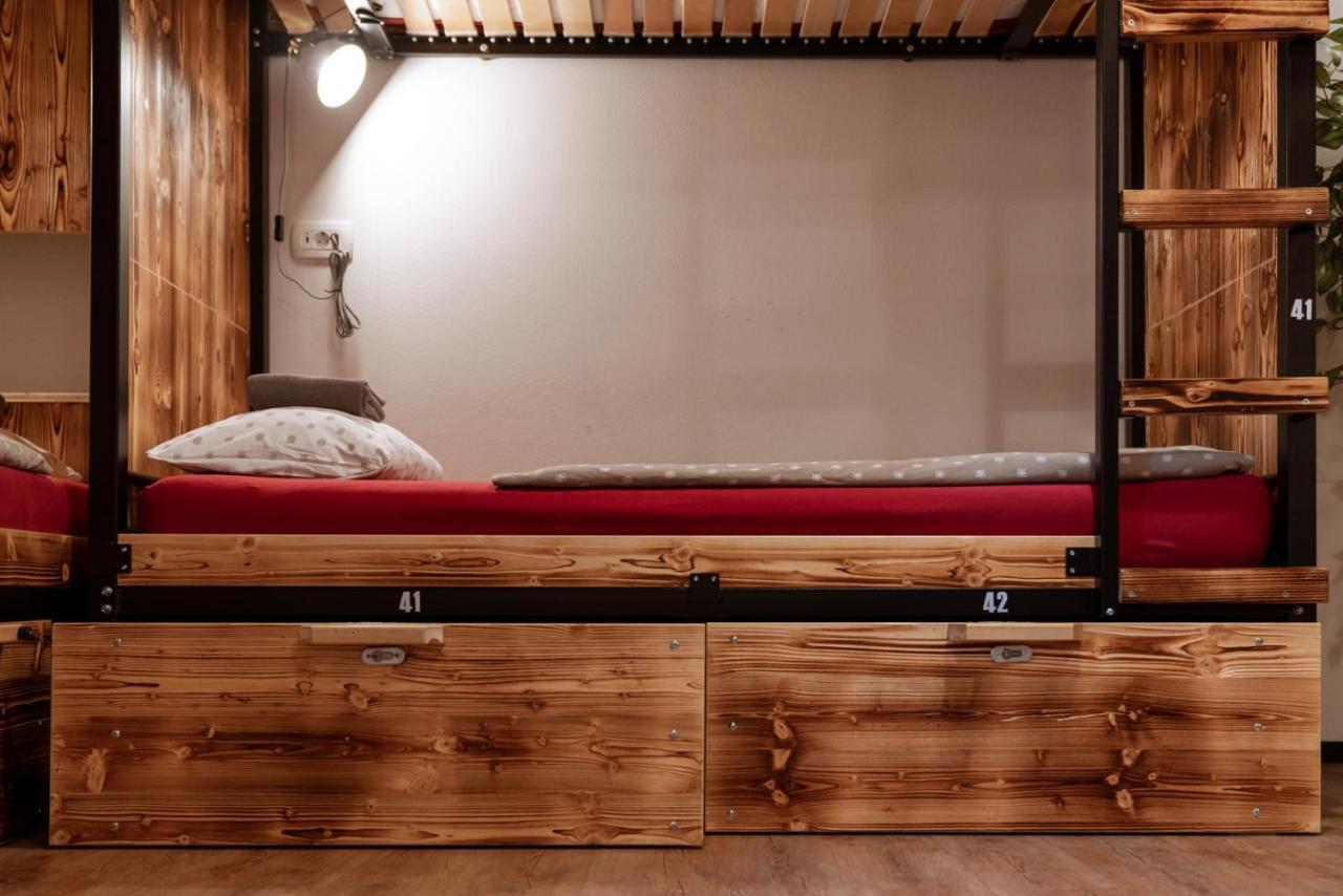 Turn Hostel Ljubljana Buitenkant foto
